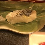 角さん - 前菜：笹寿司(小肌の握り)