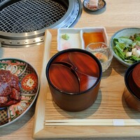 しゃぶしゃぶと焼肉 わにく ミッドランドスクエア店 - 