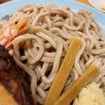 ラーメン たかはし - 全粒粉麺は独特の風味があります