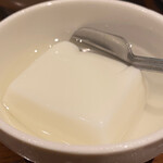 京華樓 - セットの杏仁豆腐。