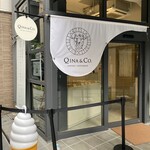 QINA&Co. - お店の入り口