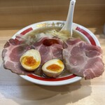 オカモト☆タンメン - チャーシュー煮玉子タンメン(960円、斜め上から)