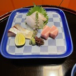 大和屋別荘 - しまあじ 茂魚 マグロ どこでもある魚やけど 全然違う味です。もちろん大和屋別荘さんのが上手い。刺身も奥深いんだね。