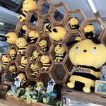 山田養蜂場 みつばち農園 - 可愛い蜂たちがお出迎えww