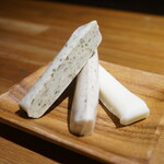 佐藤酒店 - 鈴木さん家のチーズ盛り合わせ