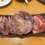 炭火焼肉 ざんまい - 料理写真: