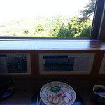 高良山茶屋　望郷亭 - 窓の風景見ながら食べるうどんは格別です。