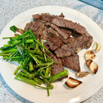 河の家 - 半分は、お醤油とガーリックで　空芯菜ソテー添　byまみこまみこ亭