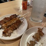 炭火焼バル&串焼き J.J.ぽっち - 串。かしら！つくね、シロ。そして皮。