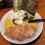 Ranran Tei - 家系醤油豚骨チャーシュー麺