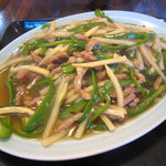 龍門 - Aランチ(ピーマンと細切り肉炒め)600円