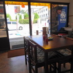 イートインスペースあります