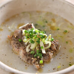 Gomtang soup