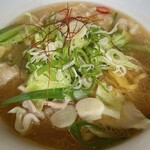 らーめん高橋屋 - 牛ホルモンラーメン（白みそ ベース）