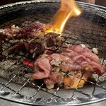 (卸)精肉店直送 たれ焼肉と※ - 