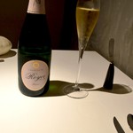 ライラ - 本日のグラス　シャンパンはロワイエでありました。