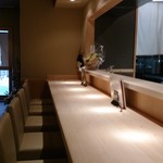 古今 - 店内カウンター