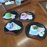 喫茶きはる - 料理写真:職人さん作りたての和菓子、どれも美しい