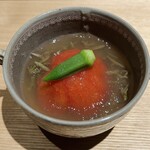 料理屋 稲家 - 焼きトマトの土佐酢ジュレがけ　じゅんさい　おくら