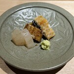 料理屋 稲家 - 海鰻の白焼き　桃の甘酢漬け