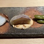 料理屋 稲家 - 明石の蛸の沢煮
      いちじく白扇揚げ　胡麻クリーム
      茶豆の酒盗煮