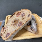 しかたらむかな - 粒々が見える果肉は無花果　他は赤ぶどうなど