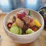 魚九 - 海鮮ゴマだれ漬け丼定食