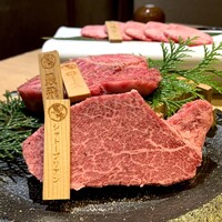 最飛びヒレ家 馬喰一代 名古屋EAST - 飛騨牛最とび極上シャトーブリアン ¥7920、ロース ¥4400