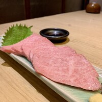 最飛びヒレ家 馬喰一代 名古屋EAST - 牛刺し大とろ ¥2090