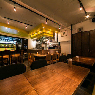 温かみのある店内は、貸切パーティーにもおすすめです。