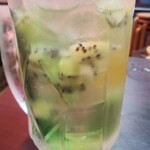 鳥楽酒場 - ハッピーアワー対象半額メニューから生キウイサワー通常539円