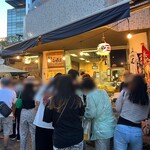 小田原屋 - まさにお祭り騒ぎ！の大人気魚屋さん！