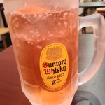 鳥楽酒場 - よだれ梅サワー539円(税込:以下同)が食べログ予約クーポンでサービス