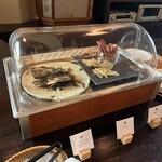 翠山亭倶楽部定山渓 - お昼過ぎからオープン　昼間もワインなどあります