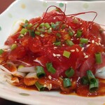 鳥楽酒場 - まぐろユッケ770円