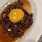 登ら志 - 馬肉ユッケ