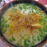 とん平食堂 - もつラーメン(味玉入り)800円(2023.8.5)