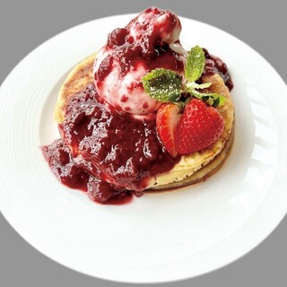 SNS映え◎かわいいパンケーキなどのスイーツも豊富にご用意♪