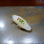 鮨匠 のむら - 障泥烏賊(鹿児島県開聞岳沖産、5日寝かせ)、胡麻&削りカボス皮掛け