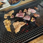 ろばたやき山ろく - 焼き焼き〜♪