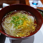 鮨匠 のむら - 手延べ素麺(長崎県島原産、2年熟成)、削り蜜柑皮、鯖節(鹿児島県屋久島産)の出汁