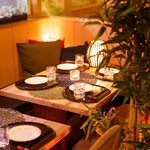 Asian Dining & Niku Bar Sita - 2名様～4名様用の半個室です。デートや親しい友人との飲み会、女子会にも最適！