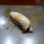 鮨匠 のむら - 焚き黒鮑(佐賀県唐津産、摺りおろし大根で6時間焚き)