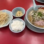 ラーメン山岡家 - フルセット