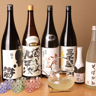 日本酒を中心に料理に合ったお酒を豊富にご用意しています