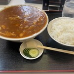 小松亭 - 肉味噌ラーメン（ジャージャーメン）玉子入り＋ライス　750円＋250円