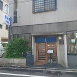 やぶ善 - 中が見えていて入りやすいお店です。