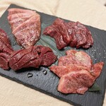 焼肉IWA - カルビハラミランプ盛り合わせ