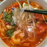 ベトナミーズ・シクロ - 麺はお米麺