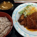 レトロ鉄板居酒屋Gacha - 